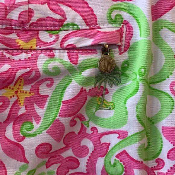 Lily  Pulitzer Palm Beach Fit Sea Creature Shorts - Picture 2 of 5